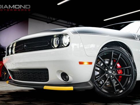 Used 2023 Dodge Challenger R/T w/ T/A Package image 6