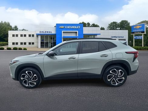 Used 2024 Chevrolet Trax RS w/ Sunroof Package image 6