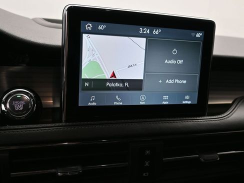 Used 2022 Lincoln Corsair FWD w/ Premium Package image 18