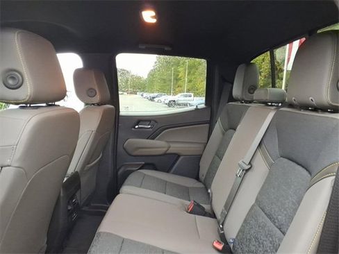 Used 2024 Chevrolet Colorado ZR2 w/ Technology Package image 6