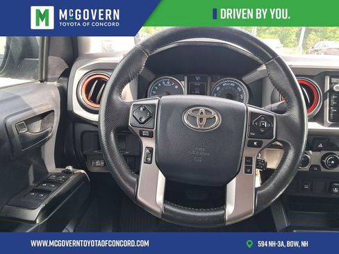 Used 2018 Toyota Tacoma SR5 AWD/4WD image 19