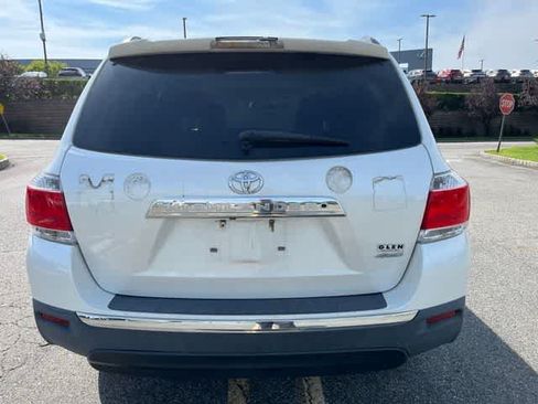 Used 2013 Toyota Highlander SE AWD/4WD image 5
