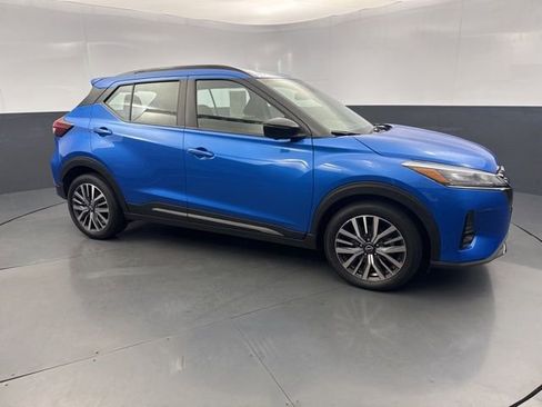 Used 2024 Nissan Kicks SR image 9