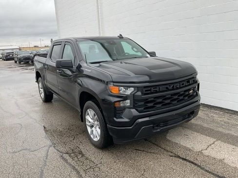 Used 2024 Chevrolet Silverado 1500 Custom image 1