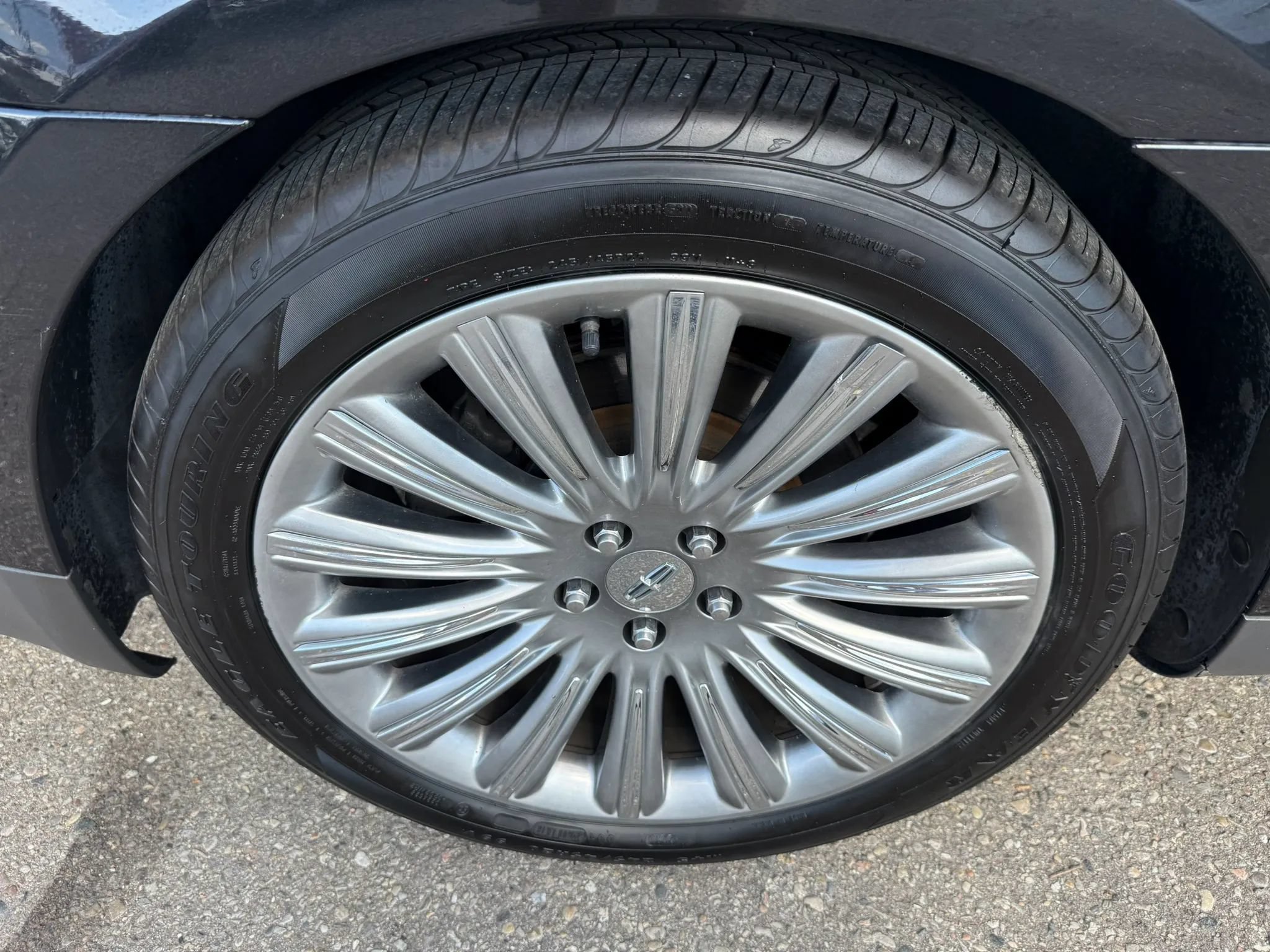 Used 2013 Lincoln MKS AWD image 11