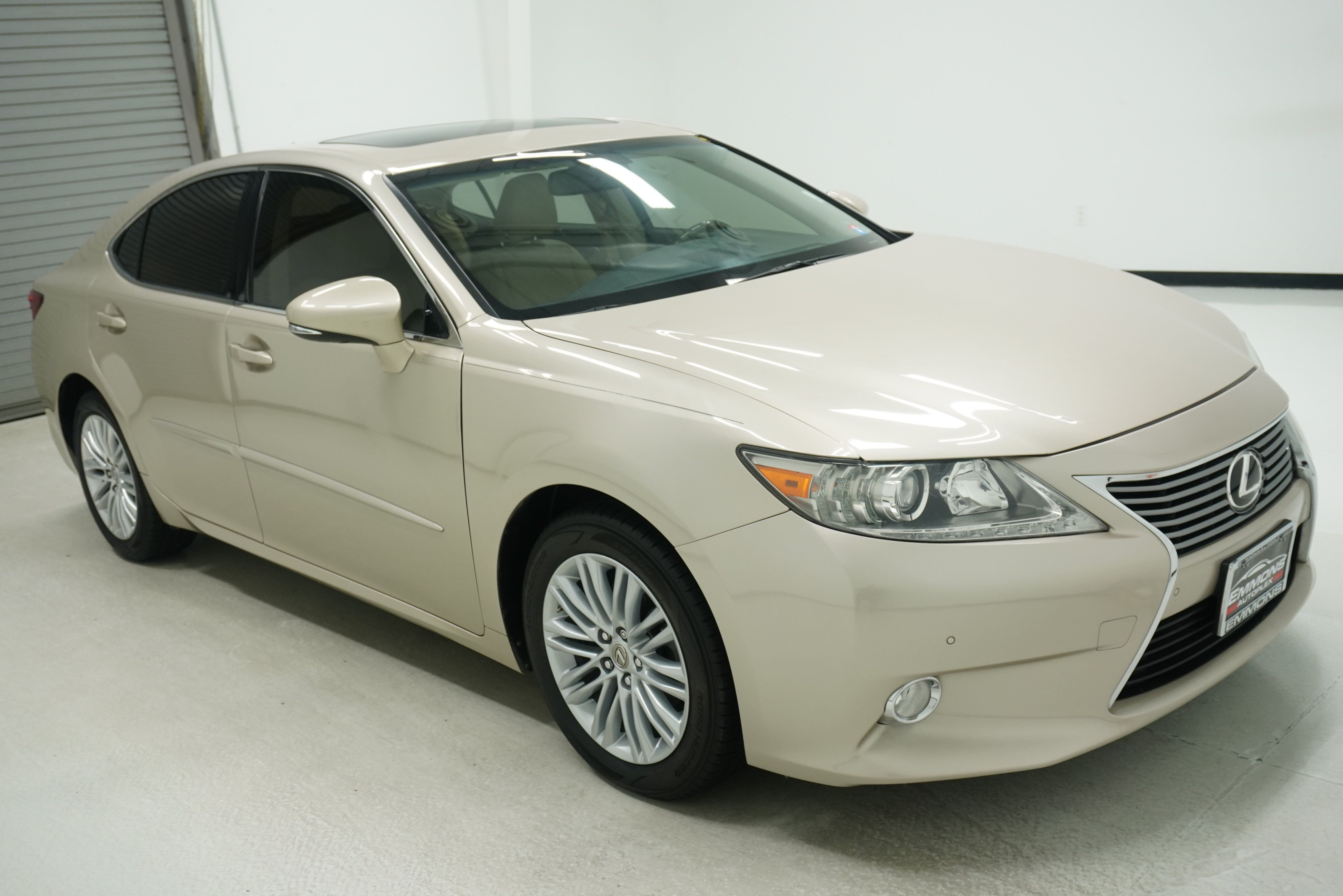 Used 2013 Lexus ES 350 w/ Luxury Pkg FWD image 3