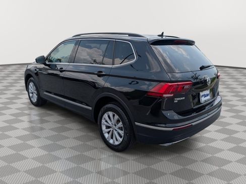 Used 2018 Volkswagen Tiguan SE w/ Panoramic Sunroof Package AWD/4WD image 3