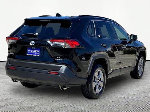 Used 2022 Toyota RAV4 LE AWD/4WD image 6