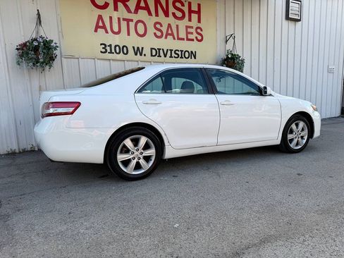 Used 2010 Toyota Camry LE FWD image 2