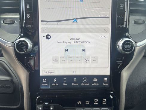 Used 2024 RAM 2500 Laramie image 11