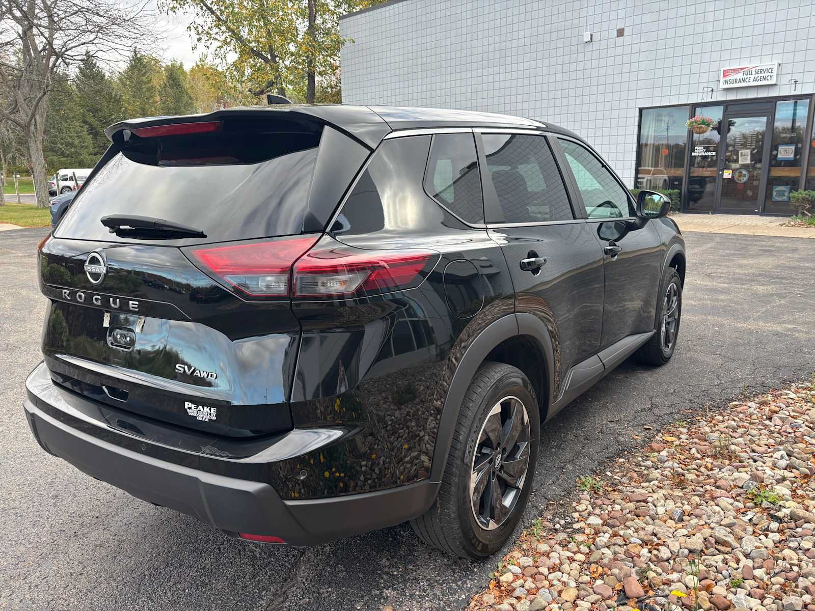 Used 2024 Nissan Rogue SV AWD/4WD image 8