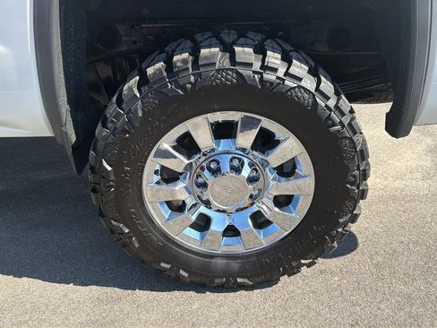 Used 2018 GMC Sierra 2500 Denali w/ Duramax Plus Package AWD/4WD image 13