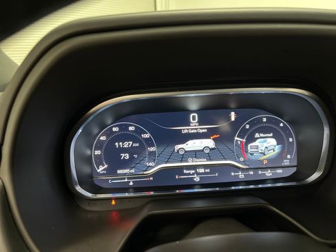 Used 2023 GMC Yukon SLT image 18