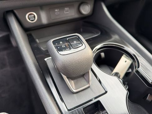 Used 2023 Nissan Rogue SV AWD/4WD image 18