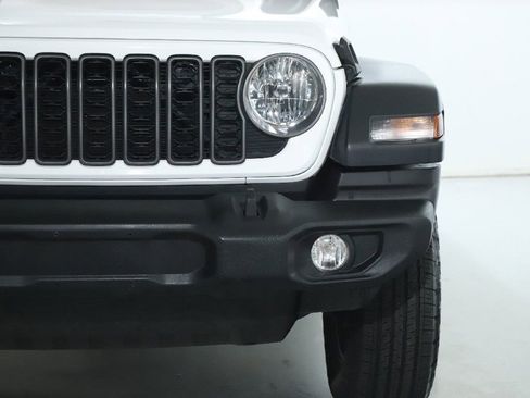 Used 2025 Jeep Wrangler Sport S image 7
