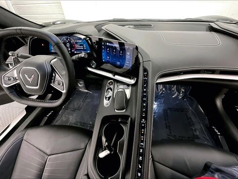 Used 2024 Chevrolet Corvette Stingray Premium Cpe w/ Z51 Performance Package RWD image 15