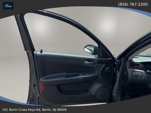 Used 2012 Chevrolet Impala LTZ FWD image 8