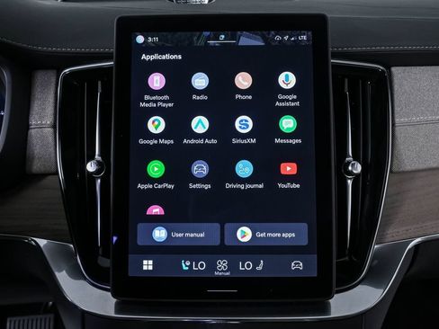 Certified 2025 Volvo XC90 T8 Ultra AWD/4WD image 16