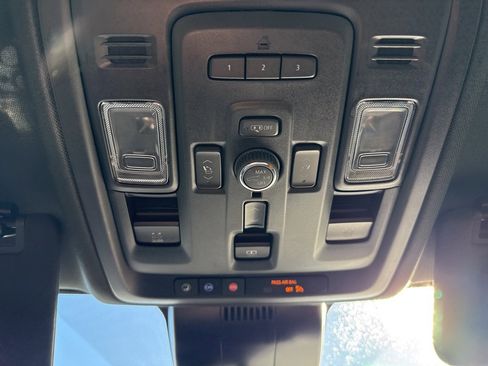 Used 2024 GMC Yukon XL Denali image 39