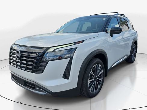 New 2026 Nissan Pathfinder Platinum image 5