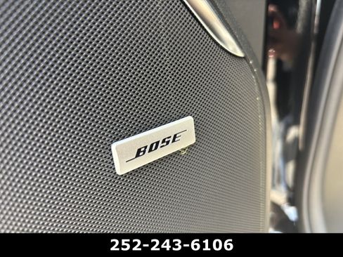 Used 2025 Chevrolet Suburban High Country image 14