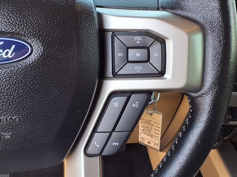 Used 2020 Ford F250 Lariat w/ Chrome Package image 24