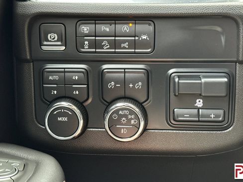 Certified 2025 Chevrolet Tahoe Premier AWD/4WD image 35