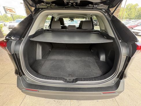Used 2021 Toyota RAV4 XLE FWD image 29