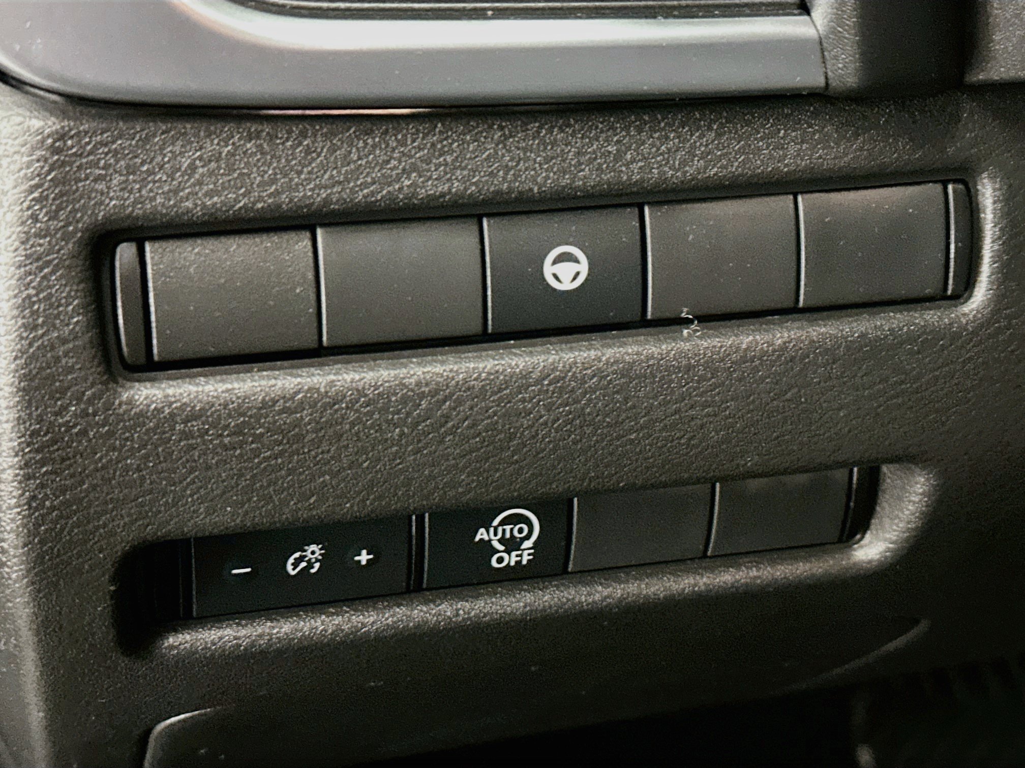 Used 2023 Nissan Rogue SV AWD/4WD image 17