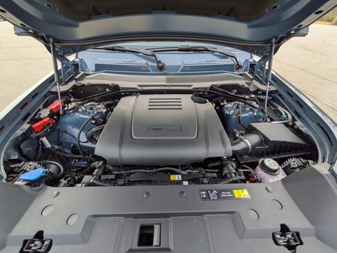 New 2026 Land Rover Defender 110 S image 32