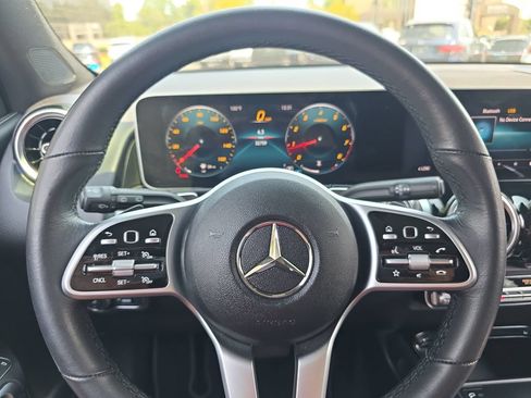 Certified 2021 Mercedes-Benz GLB 250 4MATIC image 20