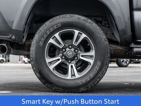 Used 2019 Toyota Tacoma TRD Sport w/ Technology Package AWD/4WD image 9