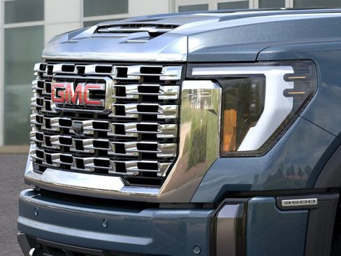 New 2026 GMC Sierra 3500 Denali w/ Denali Reserve Package AWD/4WD image 13