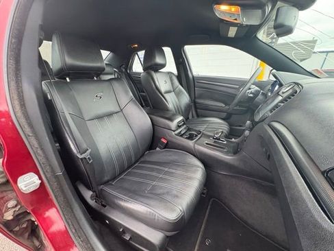 Used 2014 Chrysler 300 S image 27