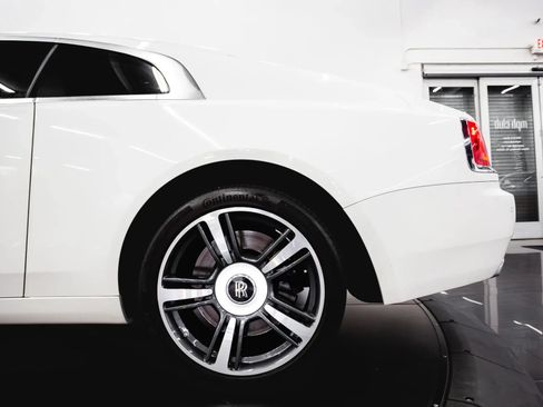 Used 2015 Rolls-Royce Wraith RWD image 19