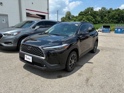 Used 2022 Toyota Corolla Cross XLE AWD/4WD image 4