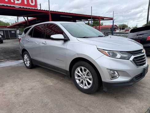Used 2018 Chevrolet Equinox LT FWD image 10