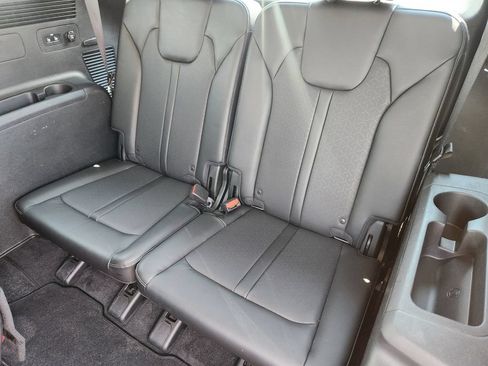 Used 2023 Kia Sorento S AWD/4WD image 11