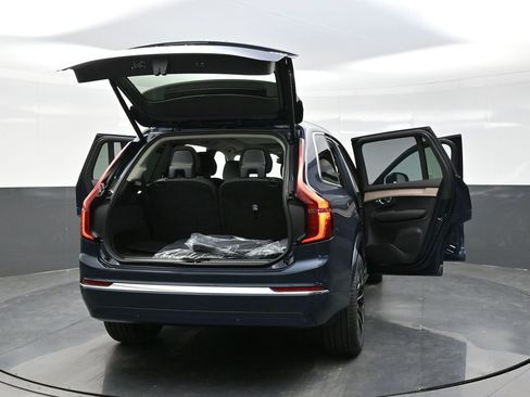New 2026 Volvo XC90 T8 Plus w/ Protection Package image 39