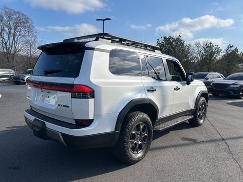 Used 2024 Lexus GX 550 image 5