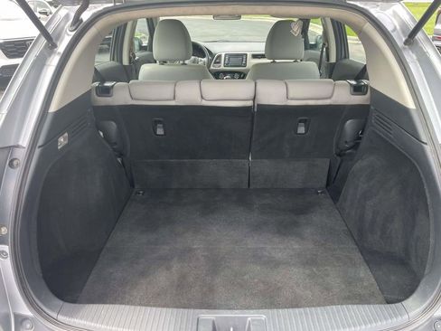 Used 2021 Honda HR-V LX image 9