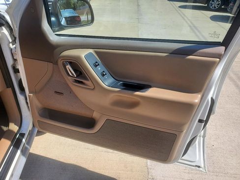 Used 2000 Jeep Grand Cherokee Laredo image 6