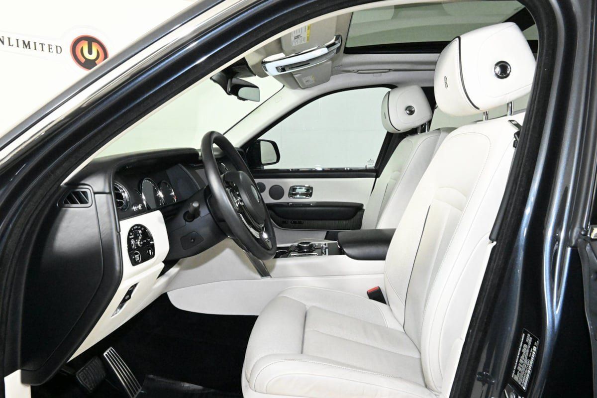 Used 2019 Rolls-Royce Cullinan AWD/4WD image 12