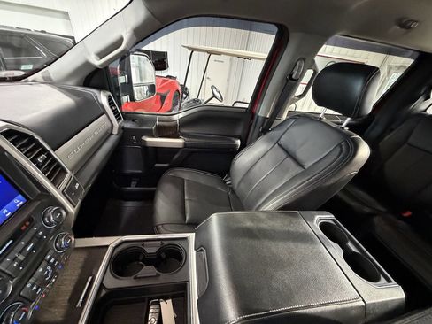 Used 2020 Ford F350 Lariat image 13