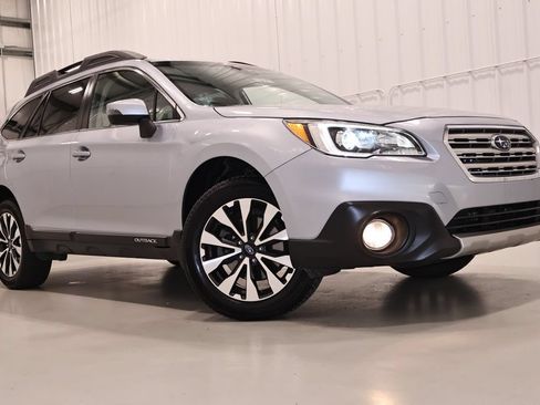 Used 2017 Subaru Outback 2.5i Limited AWD/4WD image 39