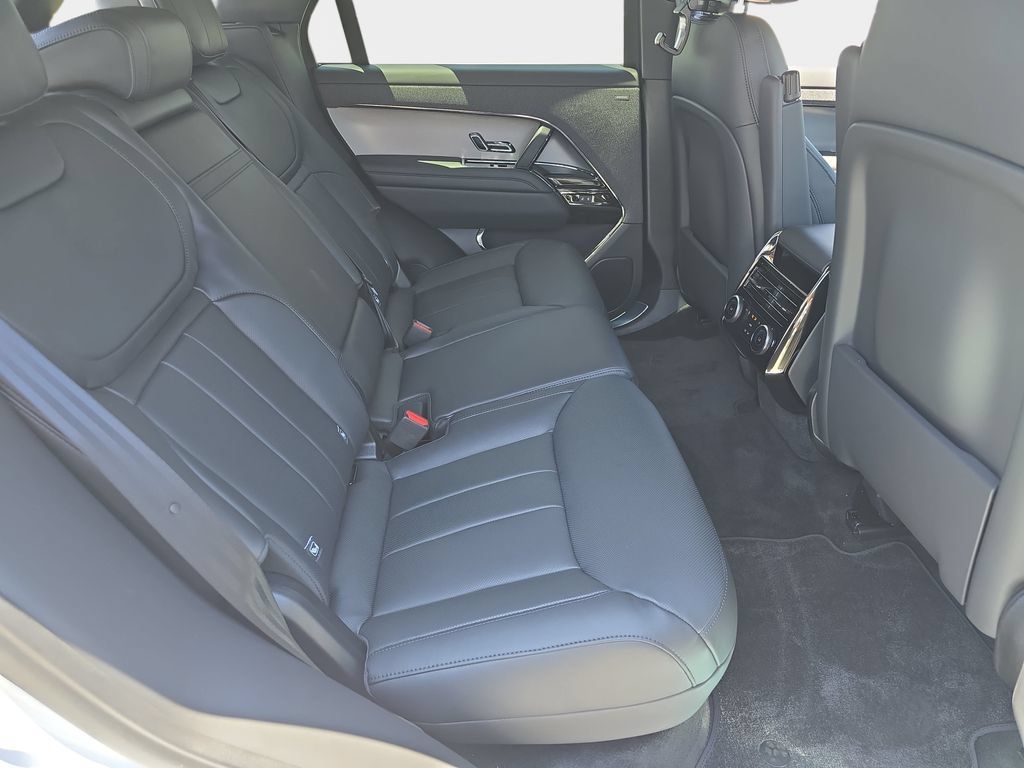 New 2026 Land Rover Range Rover Sport Dynamic SE AWD/4WD image 11