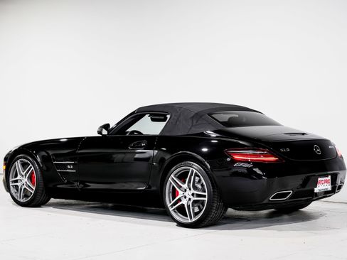 Used 2012 Mercedes-Benz SLS AMG Roadster image 8