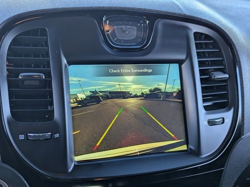 Used 2022 Chrysler 300 S w/ Safetytec Plus Group image 30