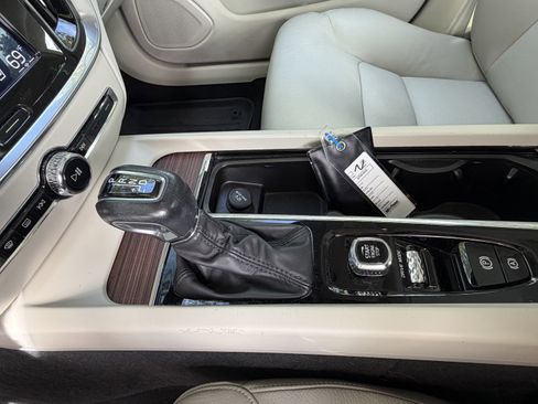 Used 2020 Volvo S60 T5 Momentum FWD image 27