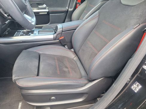 Used 2025 Mercedes-Benz GLA 35 AMG 4MATIC image 9